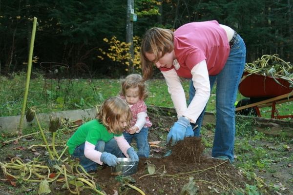 3girlsgardening