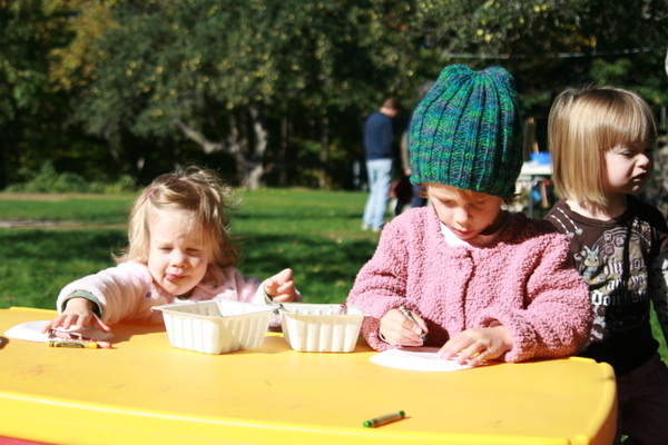 Sisterscoloringappleday