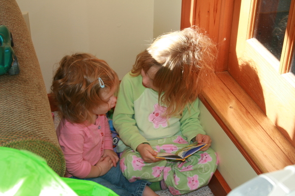 Sistersreadincorner2